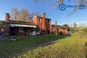 Villa singola con ampio parco piantumato