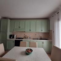 Cucina+tavolo e sedie