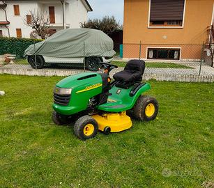 trattorino tagliaerba john Deere