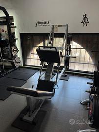 Leg press obliqua technogym