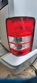 JEEP CHEROKEE LIMITED 2010 - STOP POSTERIORE DESTR