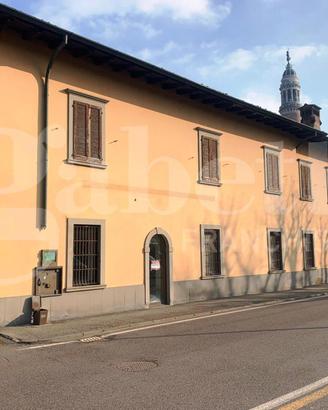 Negozio Palazzolo sull'Oglio [UF054LVCG]