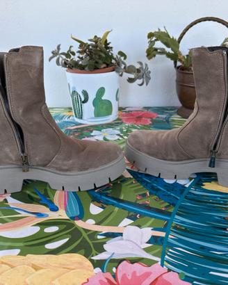 Stivaletti camoscio beige n. 38