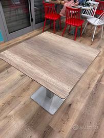 Tavoli e tanta attrezzatura bar  nuova