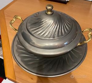 Ciotola con coperchio e vassoio in peltro