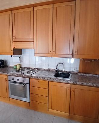 cucina Scavolini con ante in legno massello