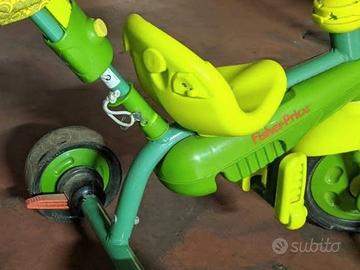 triciclo Fisher Price Royal 10-36 mesi