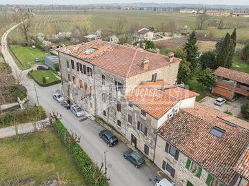 APPARTAMENTO DA RISTRUTTURARE SENZA SPESE CONDOMIN