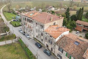 APPARTAMENTO DA RISTRUTTURARE SENZA SPESE CONDOMIN