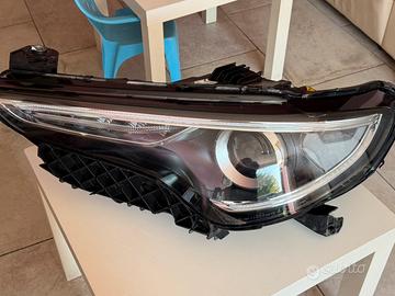 Fanale anteriore sinistro stelvio 2019