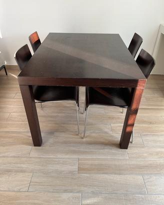 Tavolo in legno + 4 sedie 125 cm
