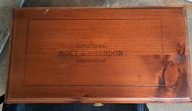 astuccio in legno champagne Moet &Chandom