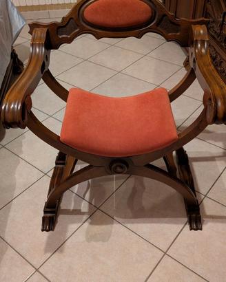 Sedia Savonarola in Legno con Seduta Imbottita