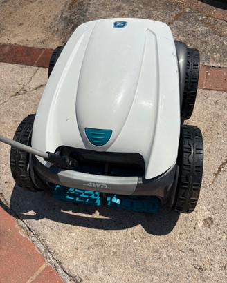 Robot pulitore piscina 4WD da testare
