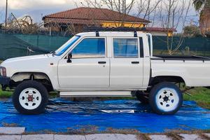 Toyota Hilux LN65 4x4 doppia cabina restaurata 