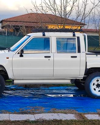 Toyota Hilux LN65 4x4 doppia cabina restaurata 
