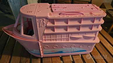 nave da crociera Barbie