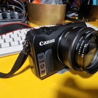 Canon Eos M in Kit Pari al nuovo