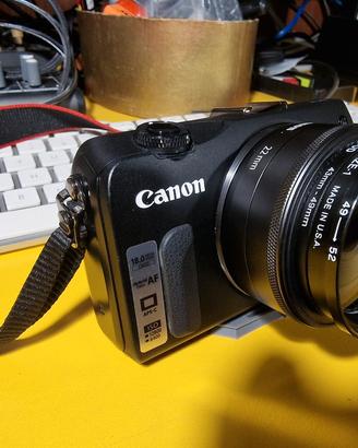 Canon Eos M in Kit Pari al nuovo