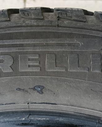 Pneumatici invernali Pirelli R15