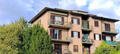 Appartamento di 123 m² con 4 locali e box auto a S