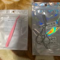 Pinze per sopracciglia e forbici per sopracciglia