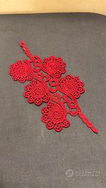 Braccialetto in pizzo ricamato rosso handmade
