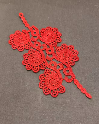 Braccialetto in pizzo ricamato rosso handmade