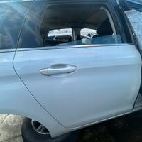 Vendiamo portiera post dx  Peugeot 308 sw 2015