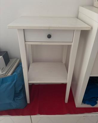 Comodino hemnes