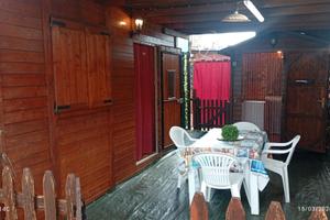 roulotte con casetta in legno