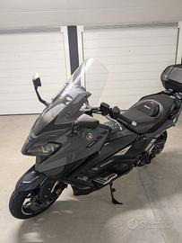 YAMAHA TMAX 560 TECH MAX – 2022