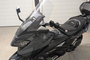 YAMAHA TMAX 560 TECH MAX – 2022