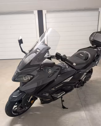 YAMAHA TMAX 560 TECH MAX – 2022