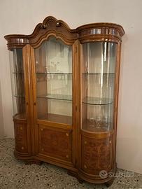 Sala da pranzo con vetrina, tavolo all + 6 sedie