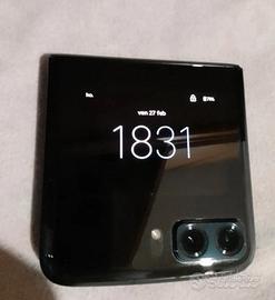 Motorola Razr 2022 pieghevole condizioni ottime