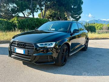 Audi A3 SPB Sline interno/esterno  Stronic 150cc 