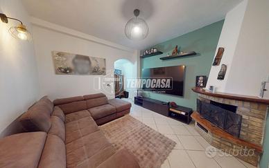 3 locali con taverna, cucina abitabile e doppi ser