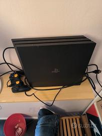 PS4 PRO + 2 COMANDI ORIGINALI 