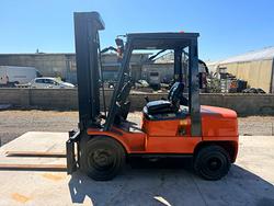 CARRELLO ELEVATORE MULETTO DIESEL HYSTER 25 QUINTA