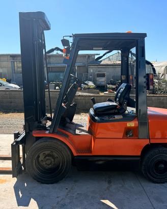 CARRELLO ELEVATORE MULETTO DIESEL HYSTER 25 QUINTA