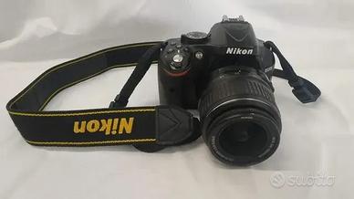 kit Nikon d5200 + obiettivo nikon 18 55