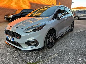 FORD Fiesta 1.5 Ecoboost 200 CV 5 porte ST