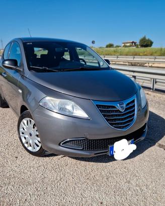 Lancia Ypsilon 1.2 69 CV Unyca