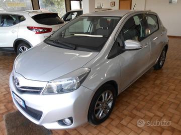 TOYOTA Yaris 1.0 5 porte Lounge OK NEOP.