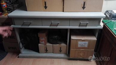 Arredamento negozio abbigliamento