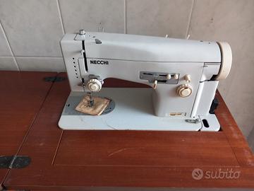macchina da cucire necchi su mobile singer