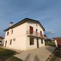 Casa singola con giardino