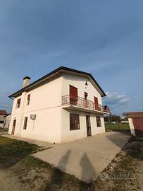 Casa singola con giardino