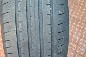 Pneumatico 225/40 r19 93 y goodyear